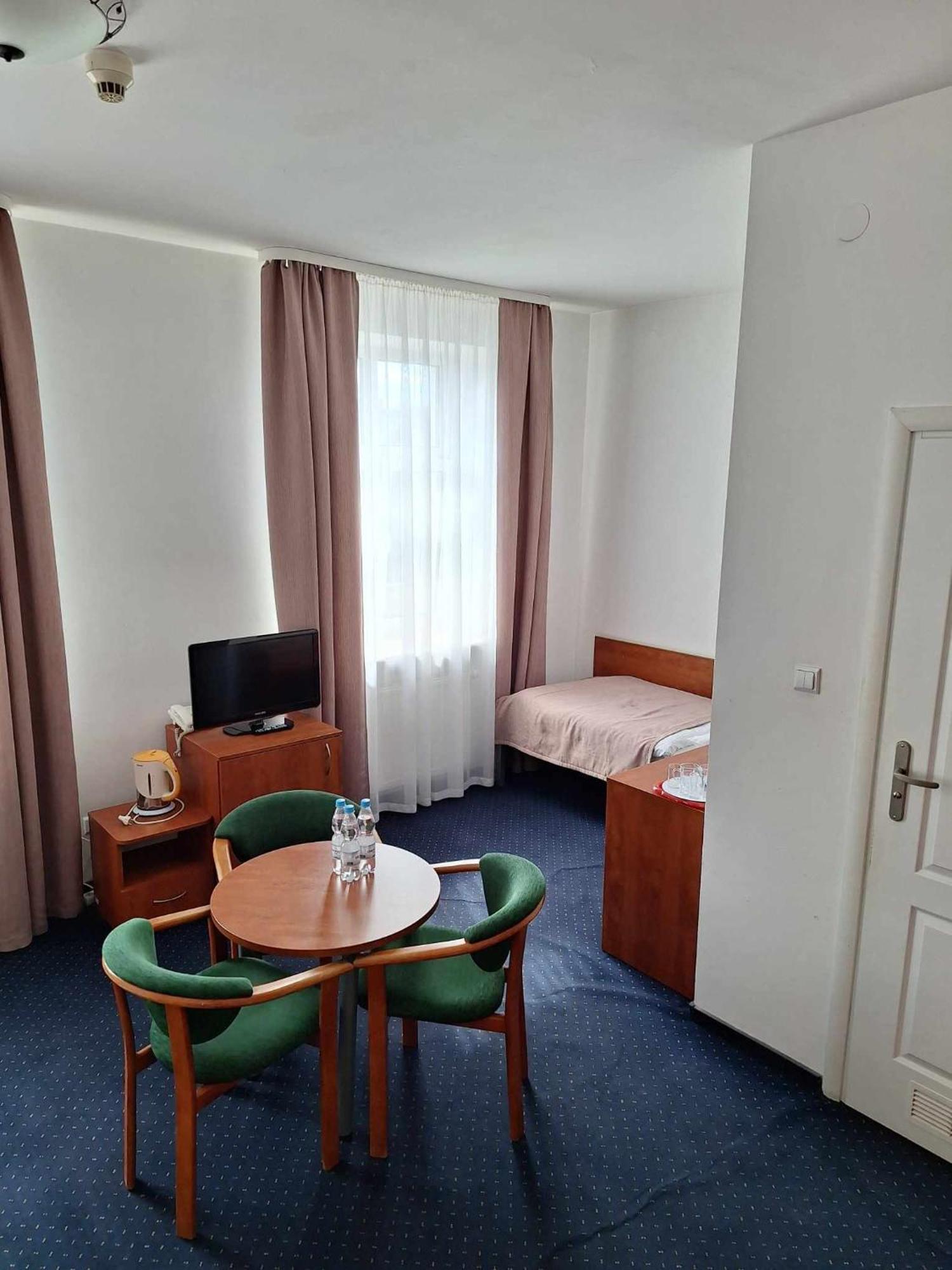 Hotel *** Nat Krynica Zdroj Eksteriør billede