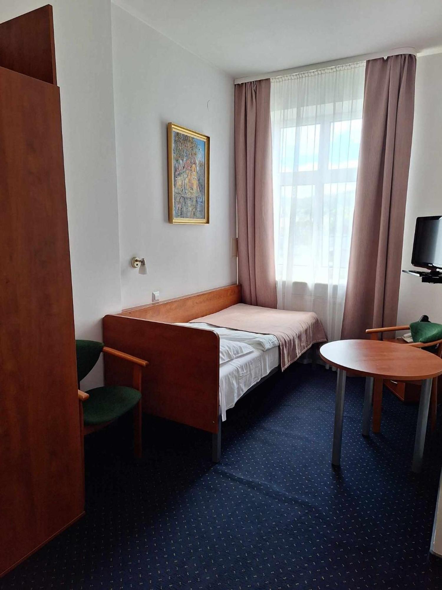 Hotel *** Nat Krynica Zdroj Eksteriør billede
