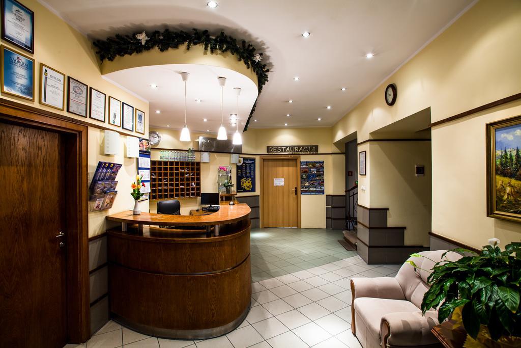 Hotel *** Nat Krynica Zdroj Eksteriør billede