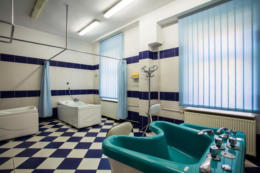 Hotel *** Nat Krynica Zdroj Eksteriør billede