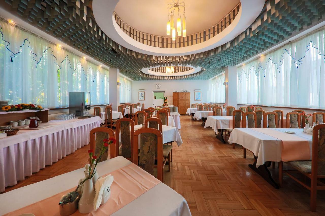 Hotel *** Nat Krynica Zdroj Eksteriør billede
