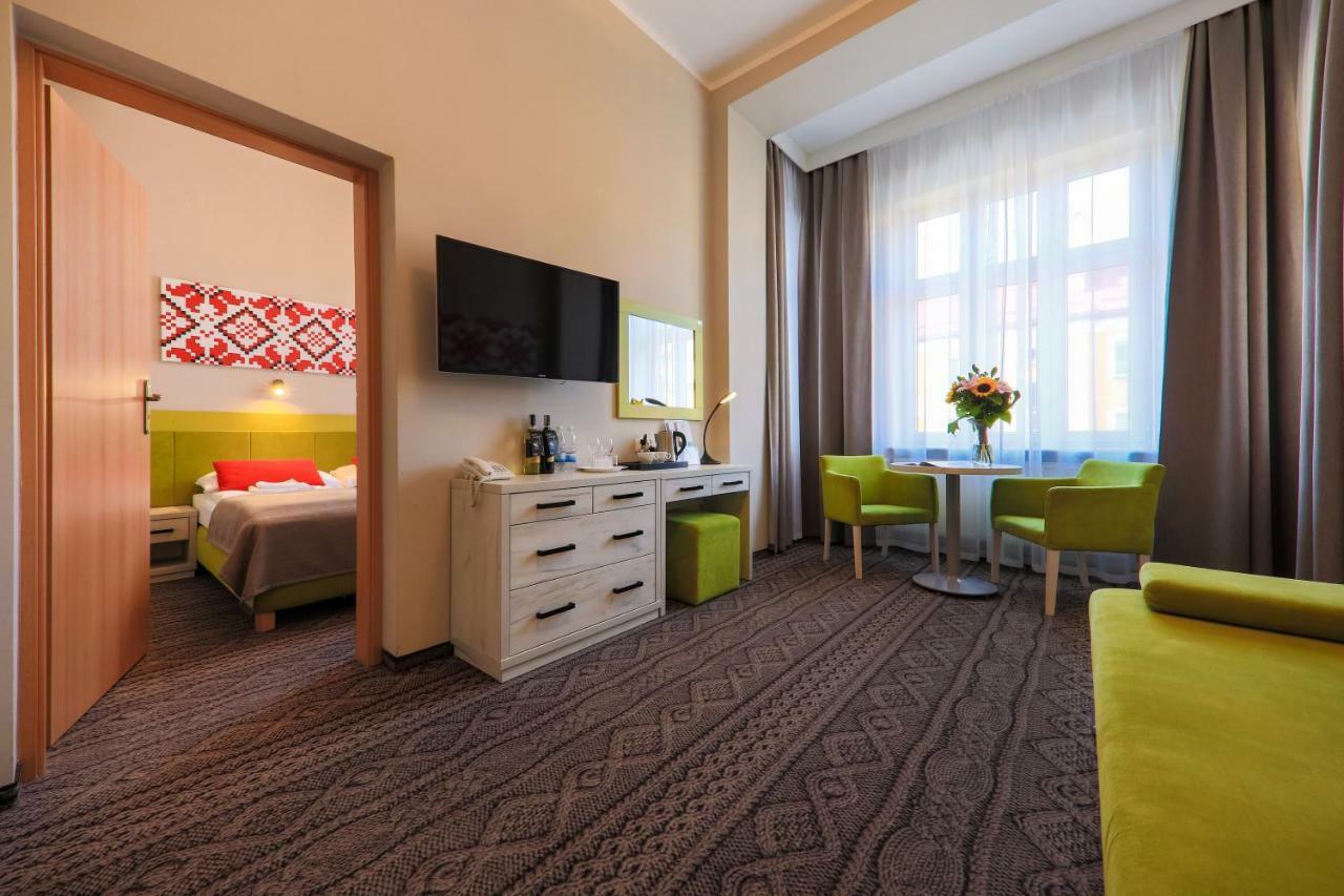 Hotel *** Nat Krynica Zdroj Eksteriør billede