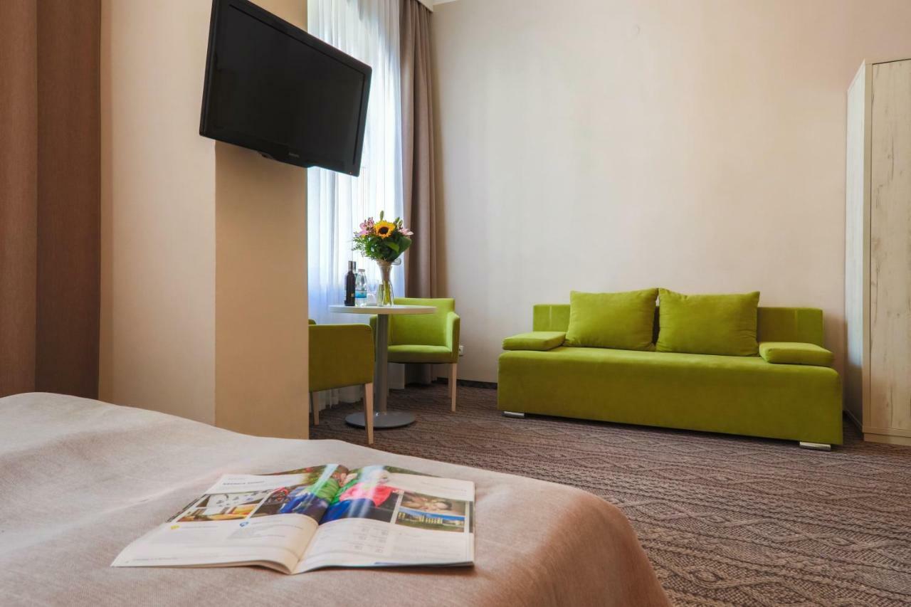 Hotel *** Nat Krynica Zdroj Eksteriør billede