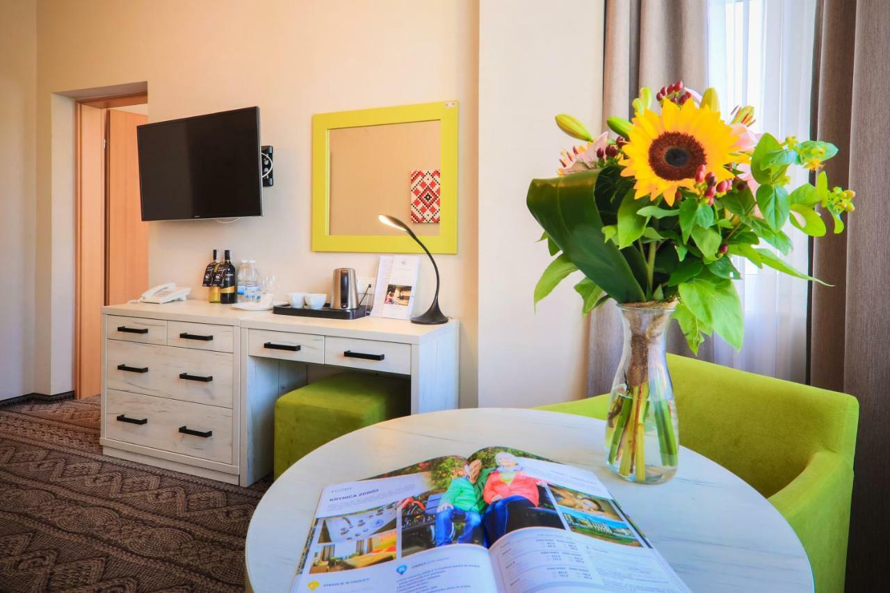 Hotel *** Nat Krynica Zdroj Eksteriør billede